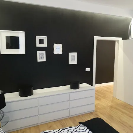 Black&white Apartment- Wierzbowa 5 Appartement