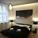 Black&white Apartment- Wierzbowa 5 Appartement