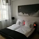 Black&white Apartment- Wierzbowa 5 *