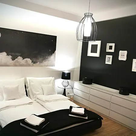 아파트 Black&white Apartment- Wierzbowa 5 *