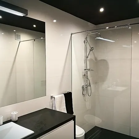 شقة Black&white Apartment- Wierzbowa 5 *