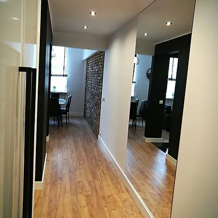 Black&white Apartment- Wierzbowa 5 شقة