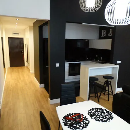 شقة Black&white Apartment- Wierzbowa 5 *