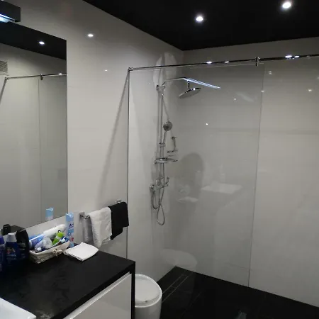 Black&white Apartment- Wierzbowa 5 بوزنان