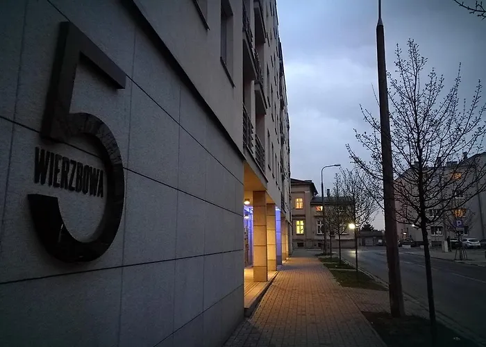 Black&white Apartment- Wierzbowa 5 Apartment Poznan