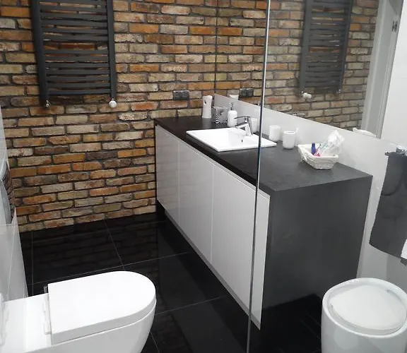 アパート Black&white Apartment- Wierzbowa 5 ポズナン